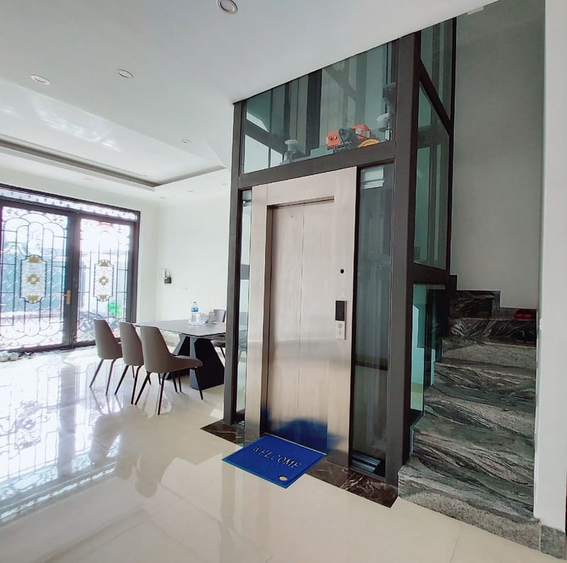 Thang máy gia đình đã hoàn thiện tại biệt thự