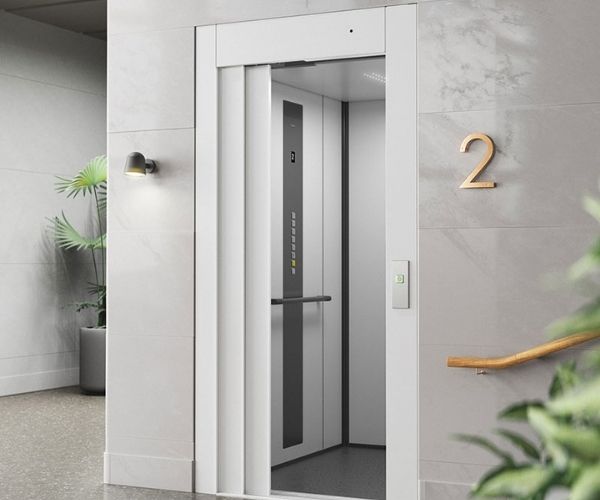 Quan sát của thang máy đã mở hoàn toàn như hình này