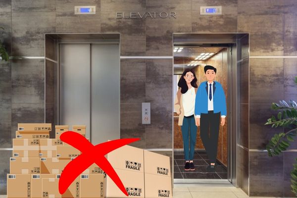 Tránh vận chuyển hàng hóa bằng thang tải khách