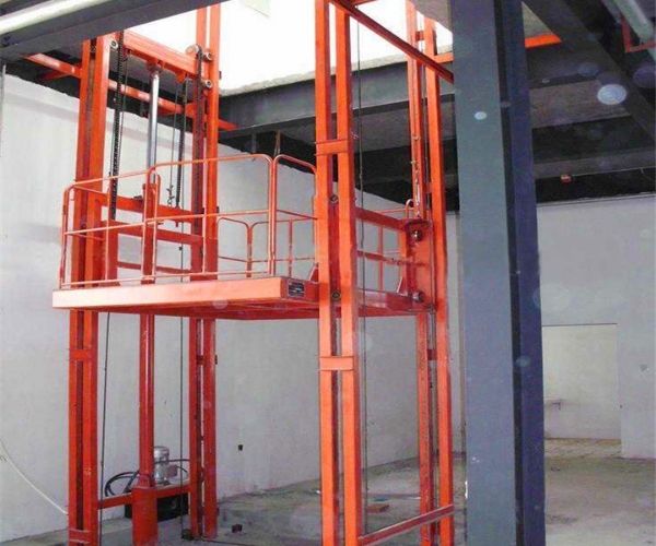 Thiết kế thang không phòng máy, tiết kiệm được không gian