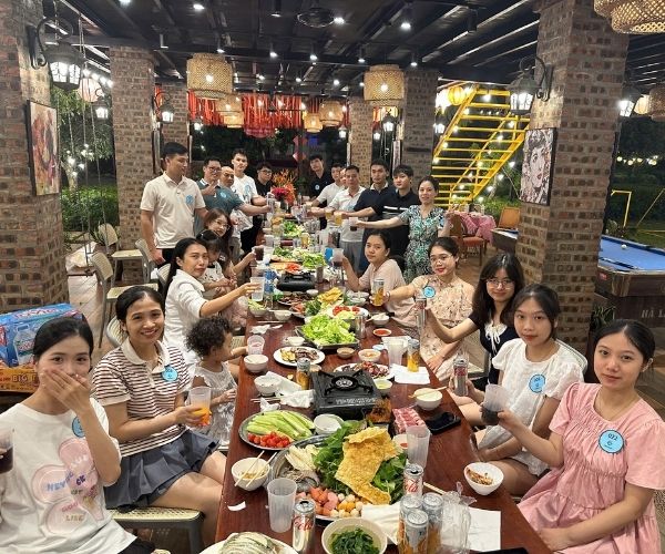 Bữa tiệc liên hoàn ấm cũng